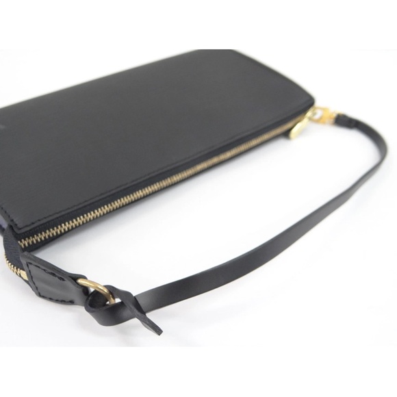 Louis Vuitton Epi Pochette Accessoires – Black Excellent Pre-Owned - Picture 7 of 16